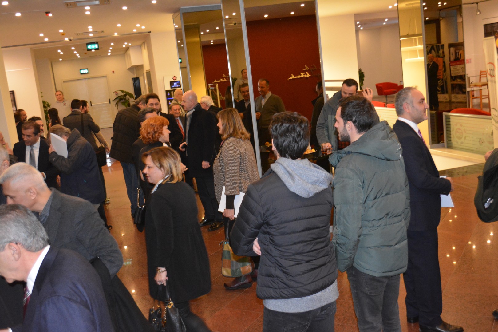 TÜRKİYE'NİN AYDINLATMASI İHRACAT İLE BÜYÜYOR