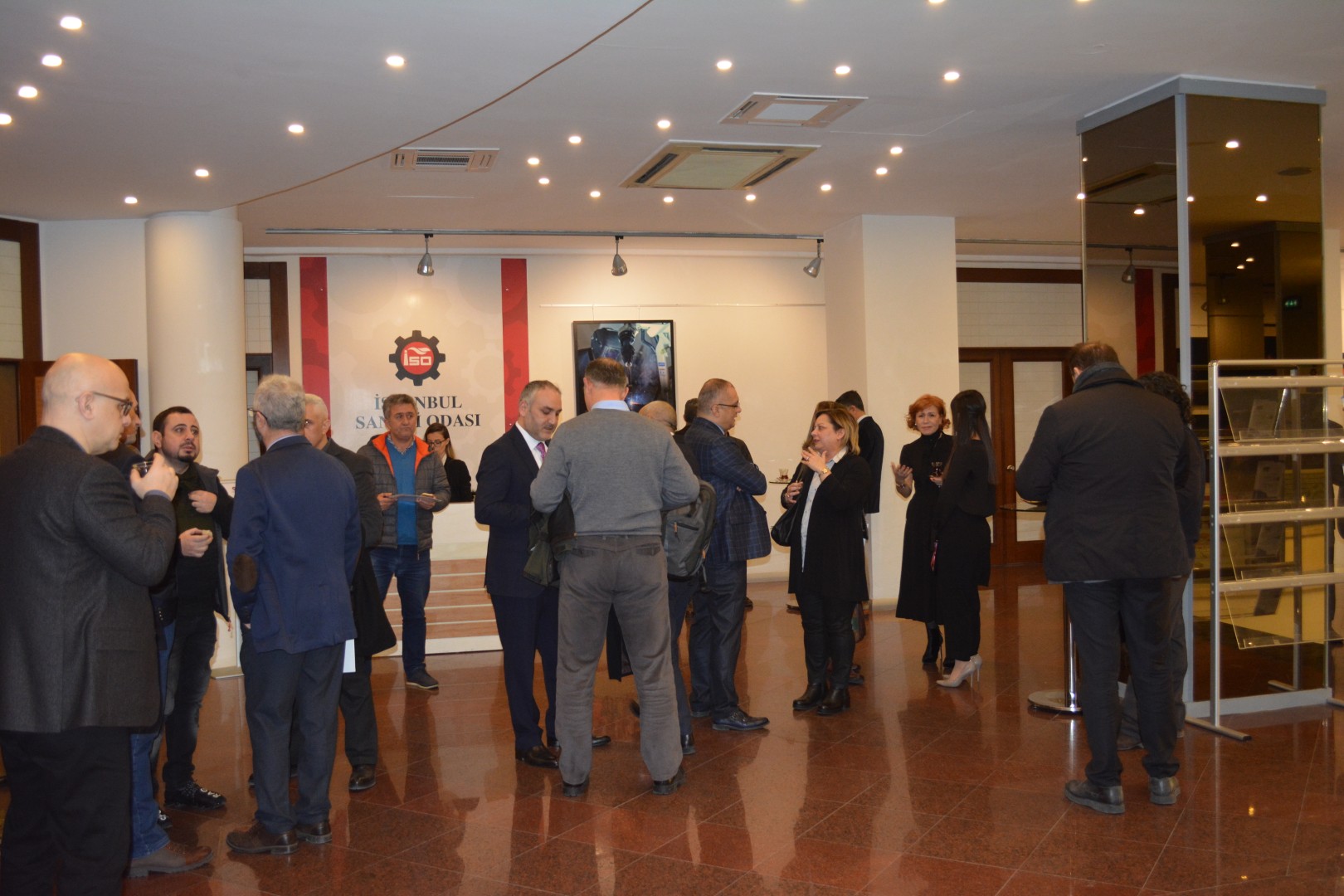 TÜRKİYE'NİN AYDINLATMASI İHRACAT İLE BÜYÜYOR