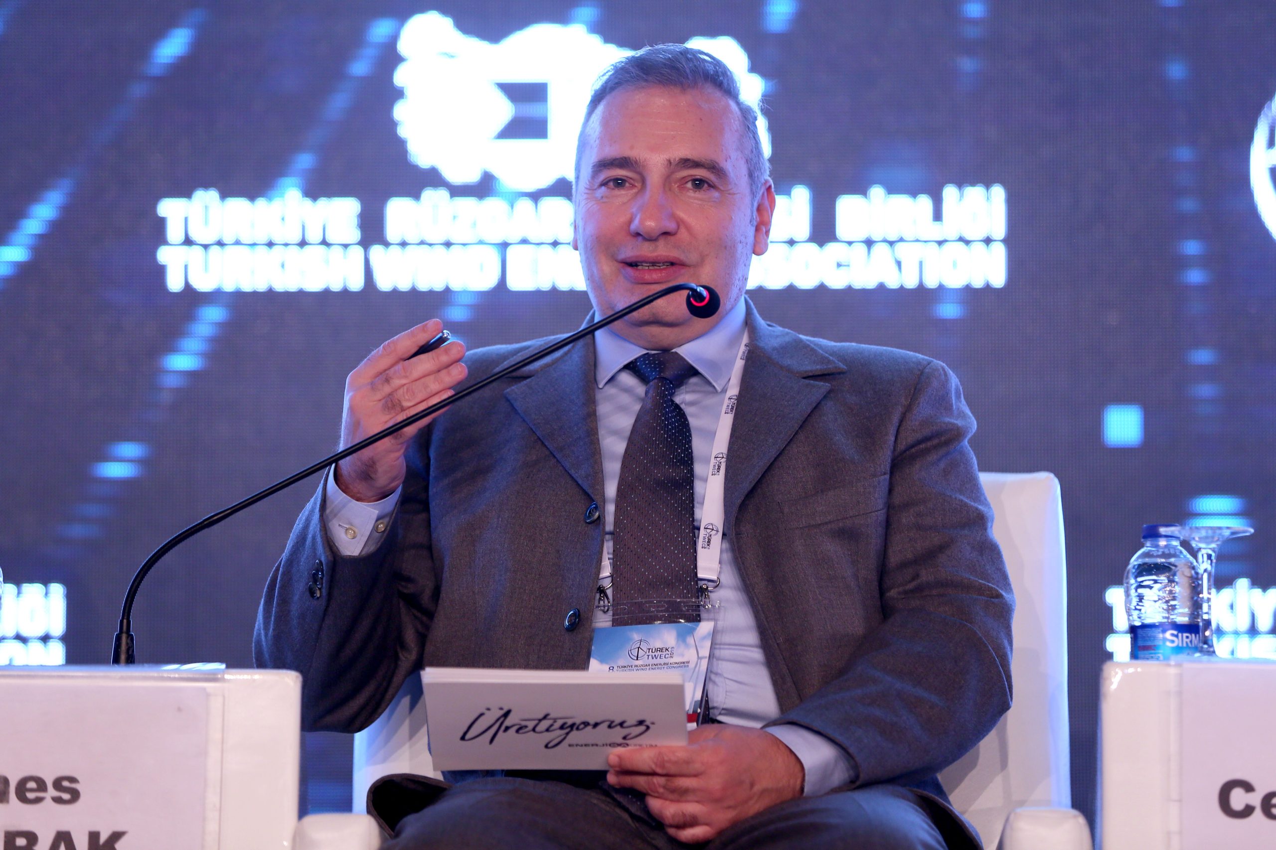 “Enerjide bir başarı hikayesi oluşturduk, şampiyon sektör de rüzgar”