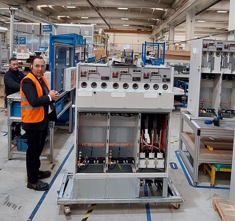 Eaton, Zor İşler Bizimle Kolay